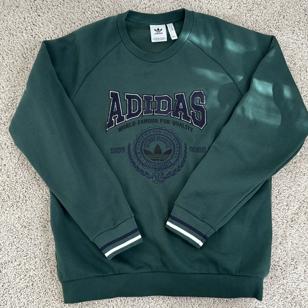 NWOT Adidas Oversized Crewneck Sweatshirt